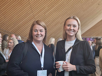 Hanna Maldum og Eva Kvelland møttes under Techpointkonferansen i Kristiansand